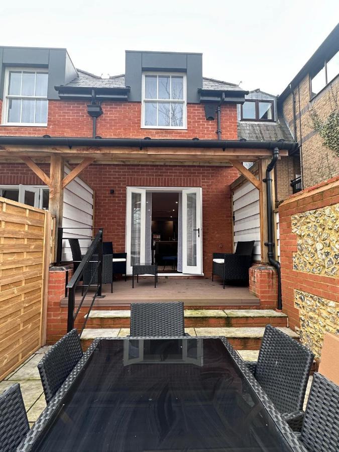 Villa Beautiful House On The River Itchen Winchester Exterior foto